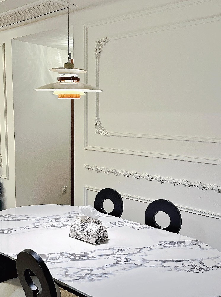 French-style Lined Feature Wall